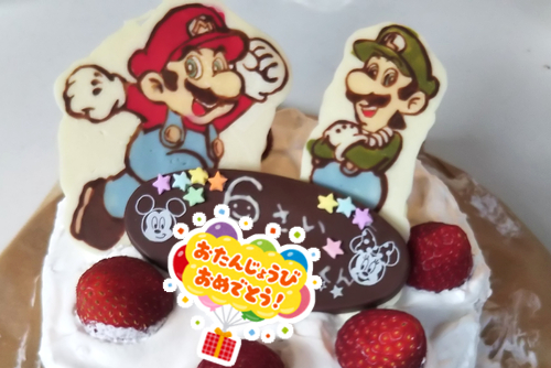 手作りのマリオのキャラクターケーキ